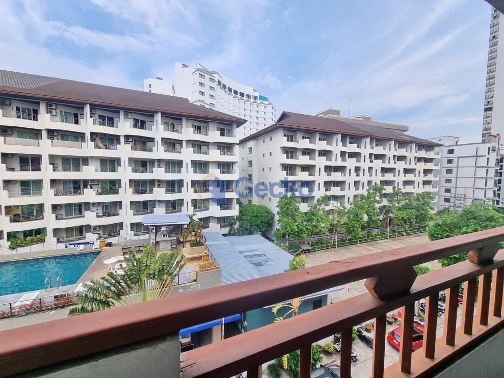 2 ห้องนอน คอนโดมิเนี่ยม in Pattaya Height Condominium จอมเทียน C011638 (Cover Photo)