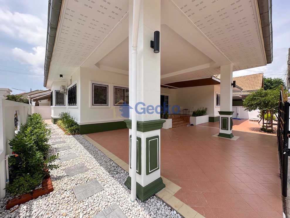3 ห้องนอน บ้าน in Royal Park Hill  พัทยาตะวันออก H011648 (Photo 2)
