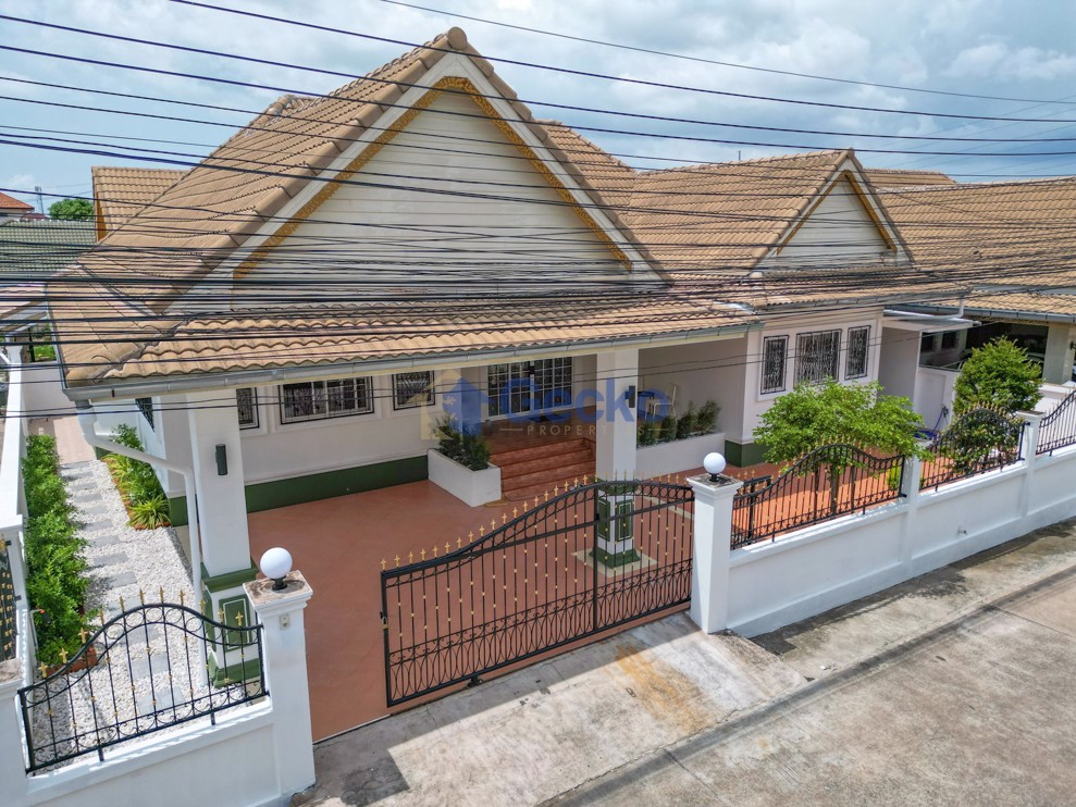 3 ห้องนอน บ้าน in Royal Park Hill  พัทยาตะวันออก H011648 (Photo 1)