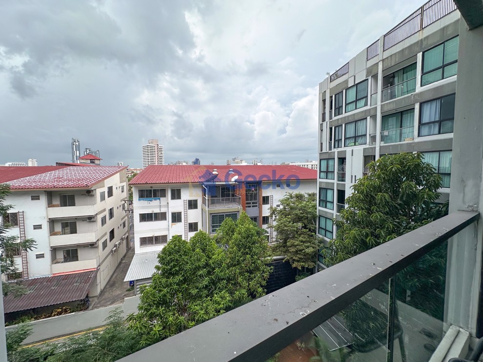 1 Bedroom Condo in The Chezz Central Pattaya C011649 (Photo 2)
