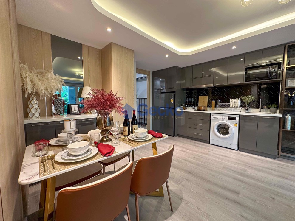 2 Bedrooms Condo in Pristine Park III Jomtien C011438 (Photo 2)
