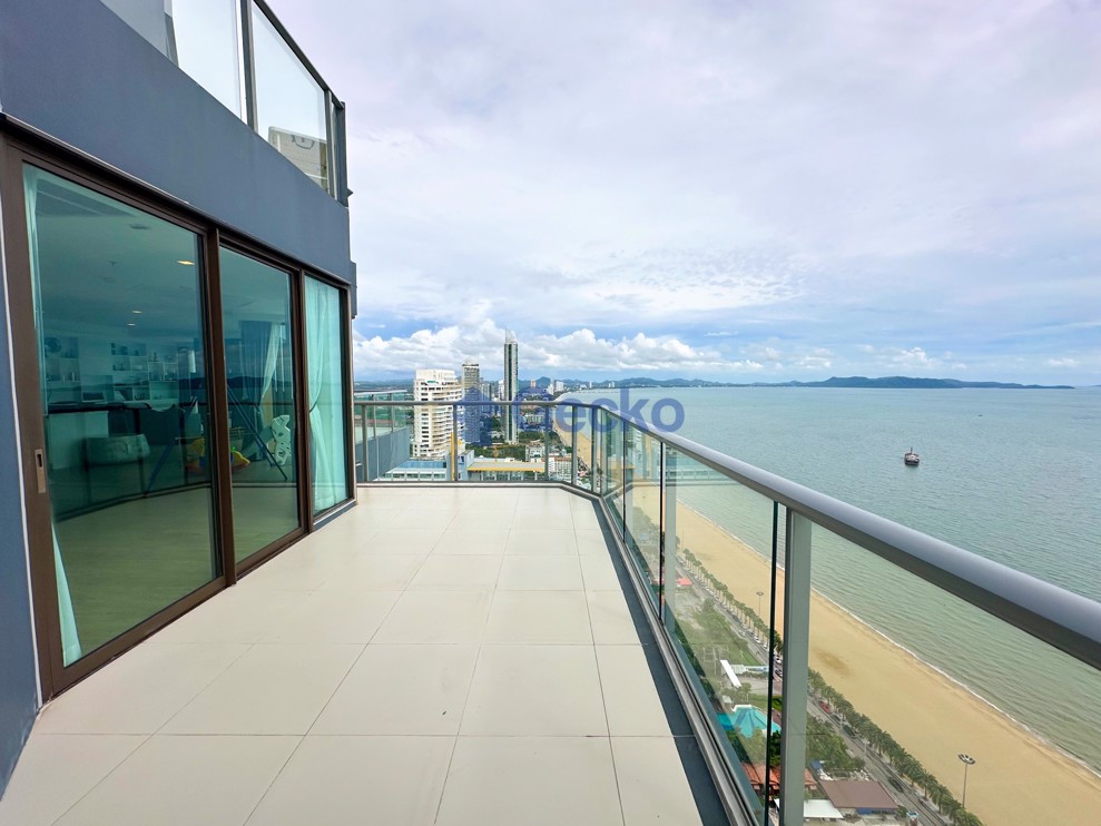 3 Bedrooms Condo in Aeras Jomtien C011658 (Photo 2)
