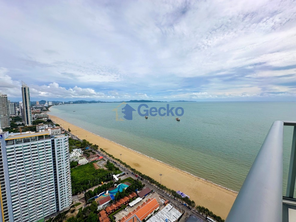 3 Bedrooms Condo in Aeras Jomtien C011658 (Photo 4)