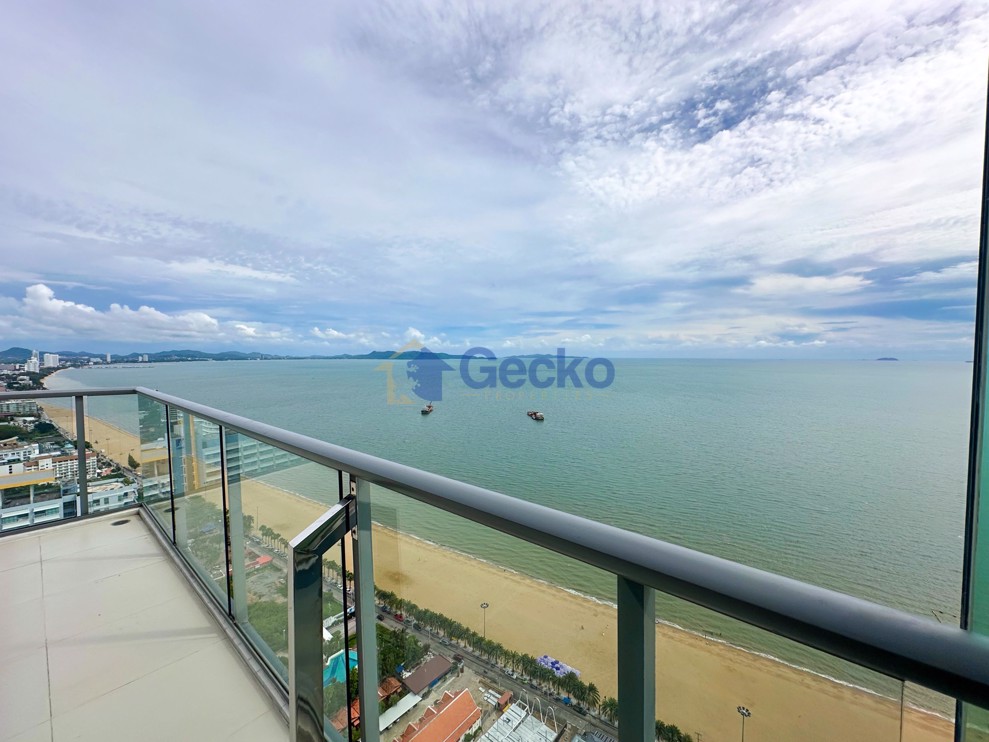 3 Bedrooms Condo in Aeras Jomtien C011658 (Cover Photo)