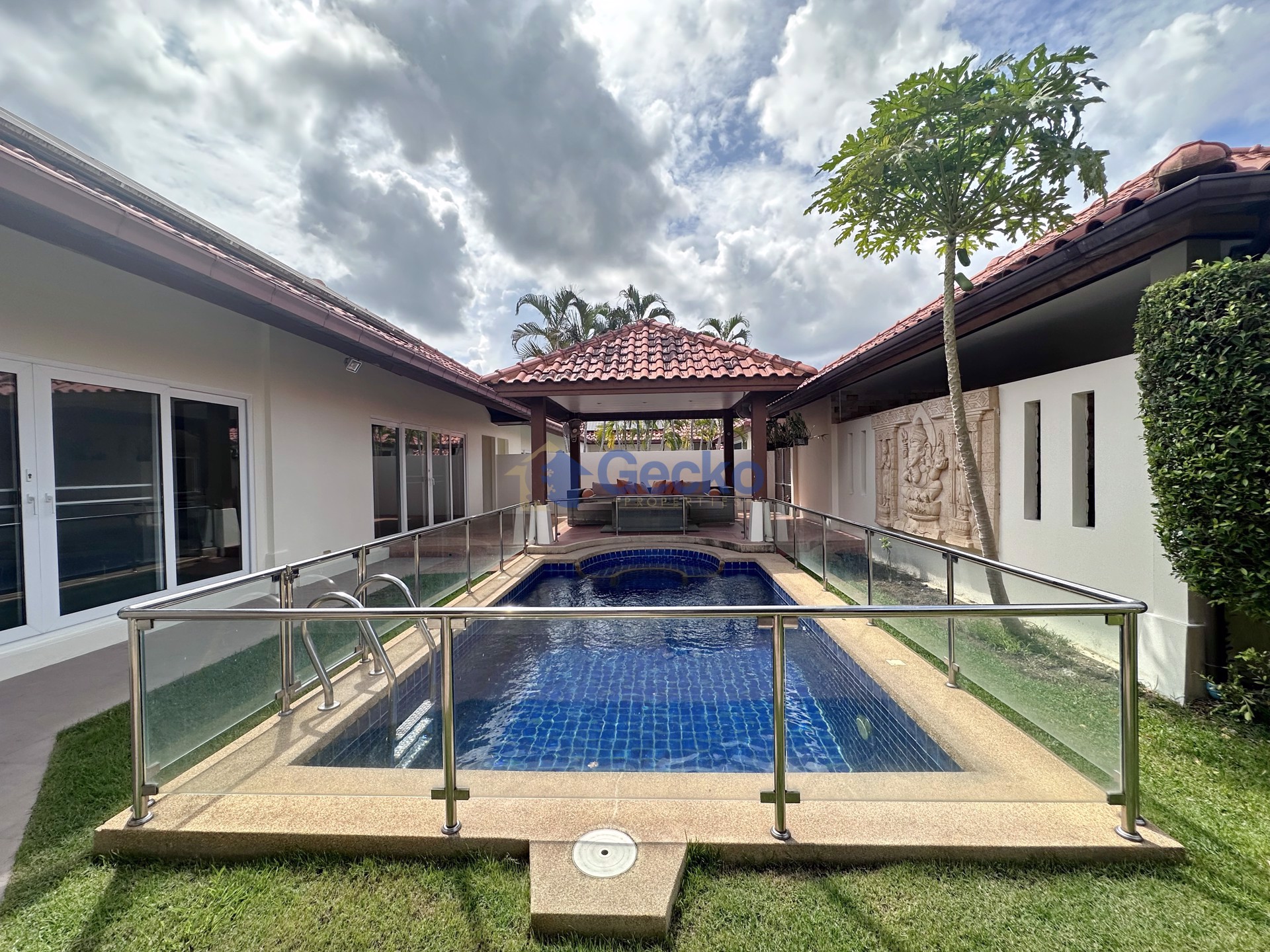 4 Bedrooms House in Baan Balina 2  Na Jomtien H011660