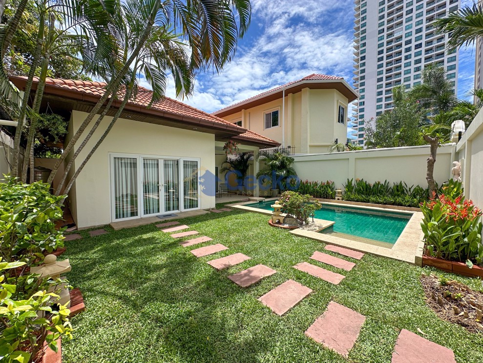 1 Bedroom House in Majestic Residence  Pratumnak H011664 (Photo 2)