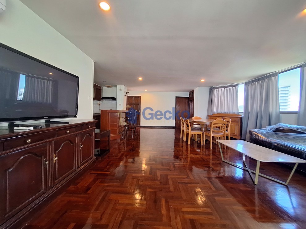 3 Bedrooms Condo in Grand Condotel Jomtien C011671 (Photo 2)