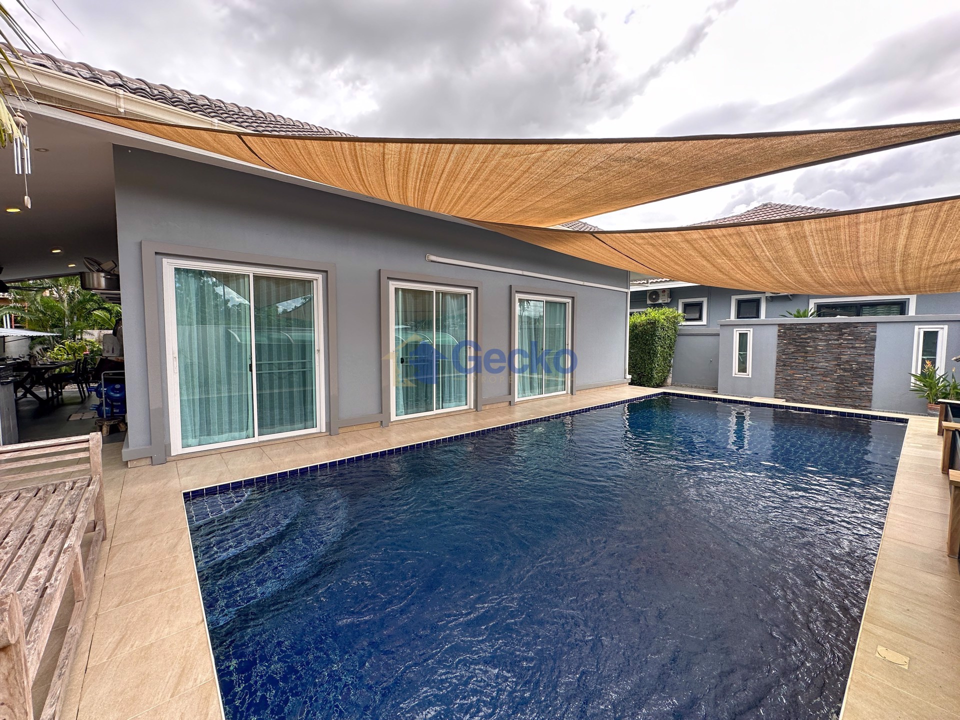 3 ห้องนอน บ้าน  พัทยาตะวันออก H011674