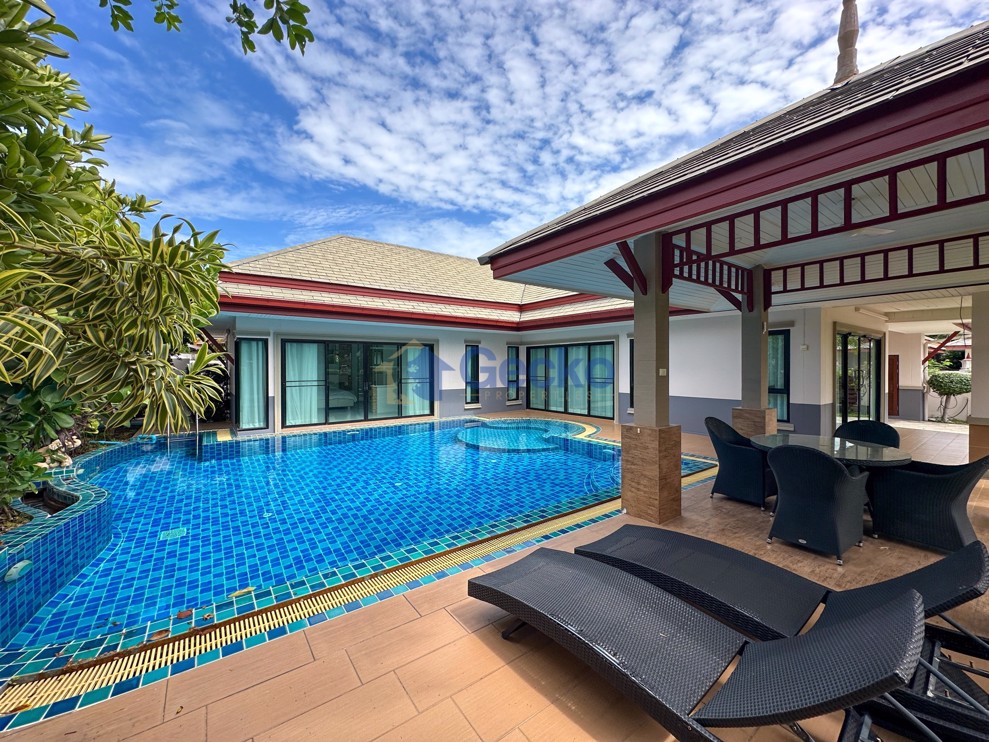 3 Bedrooms House in Baan Dusit Lake  Huay Yai H011685 (Photo 2)