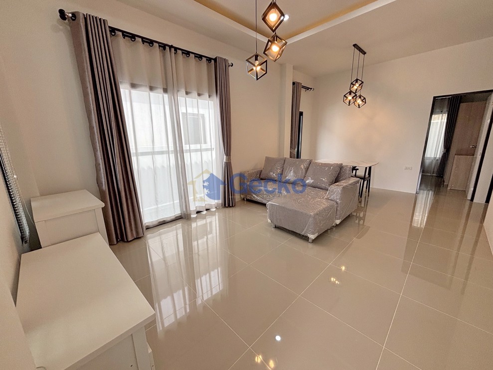 3 Bedrooms House in Ratanakorn Village 17  East Pattaya H011691 (Photo 1)