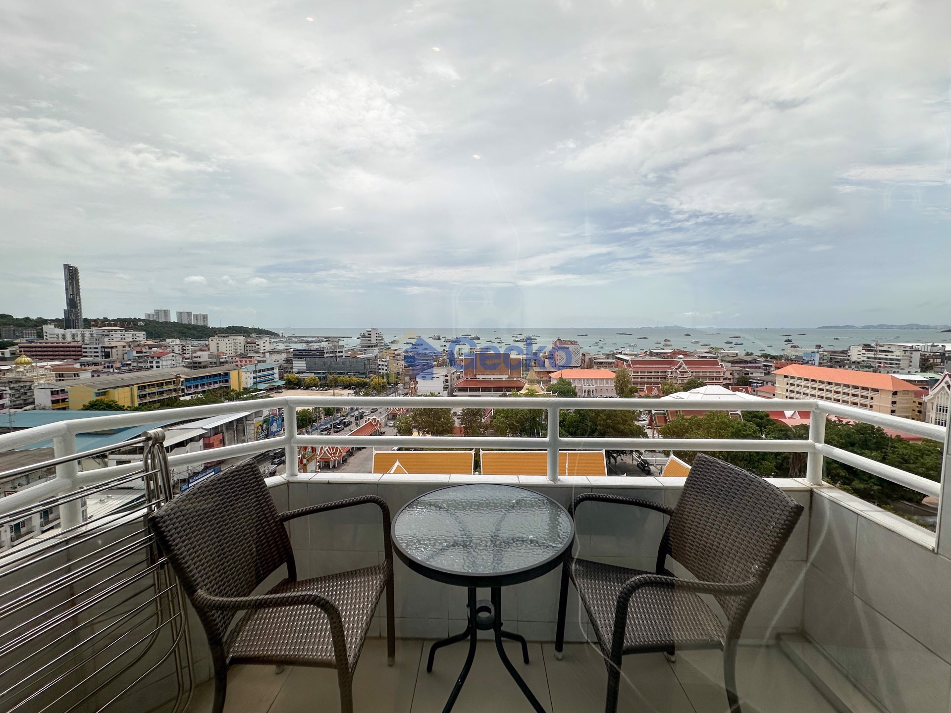 2 Bedrooms Condo in Center Condotel South Pattaya C011706