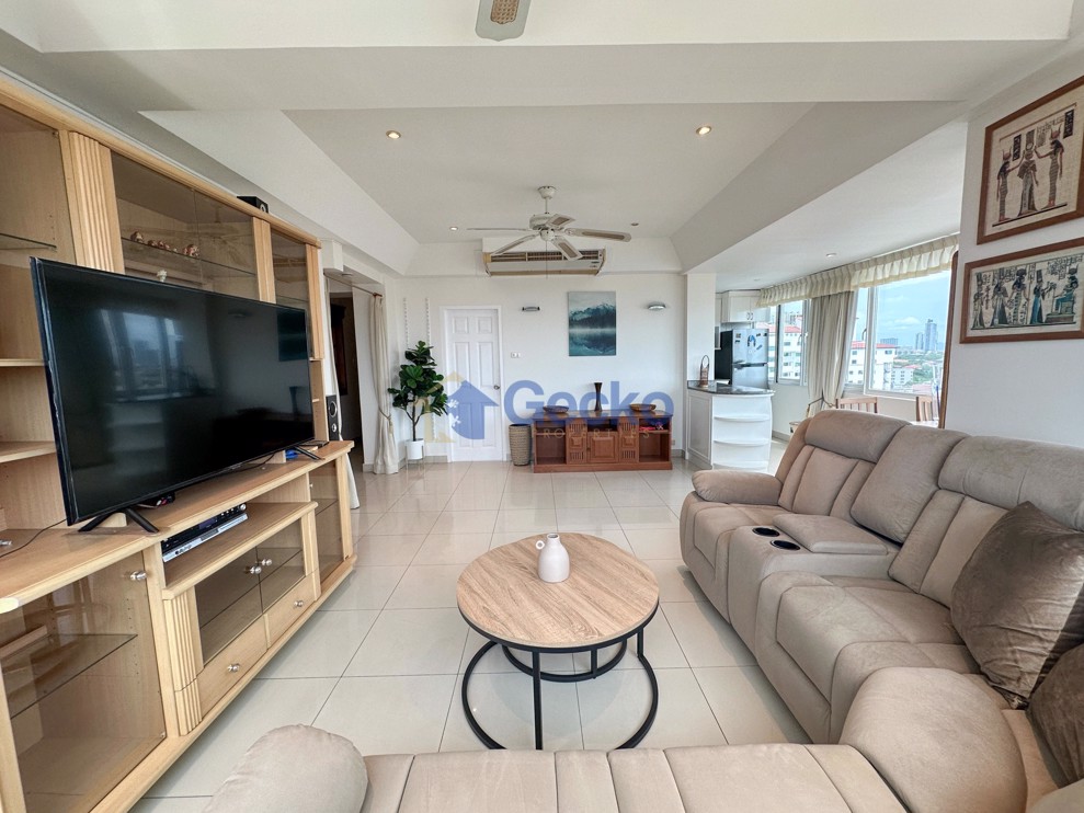 2 Bedrooms Condo in Center Condotel South Pattaya C011706 (Photo 3)