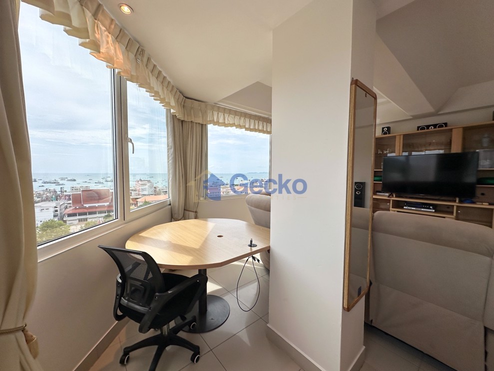 2 Bedrooms Condo in Center Condotel South Pattaya C011706 (Photo 4)