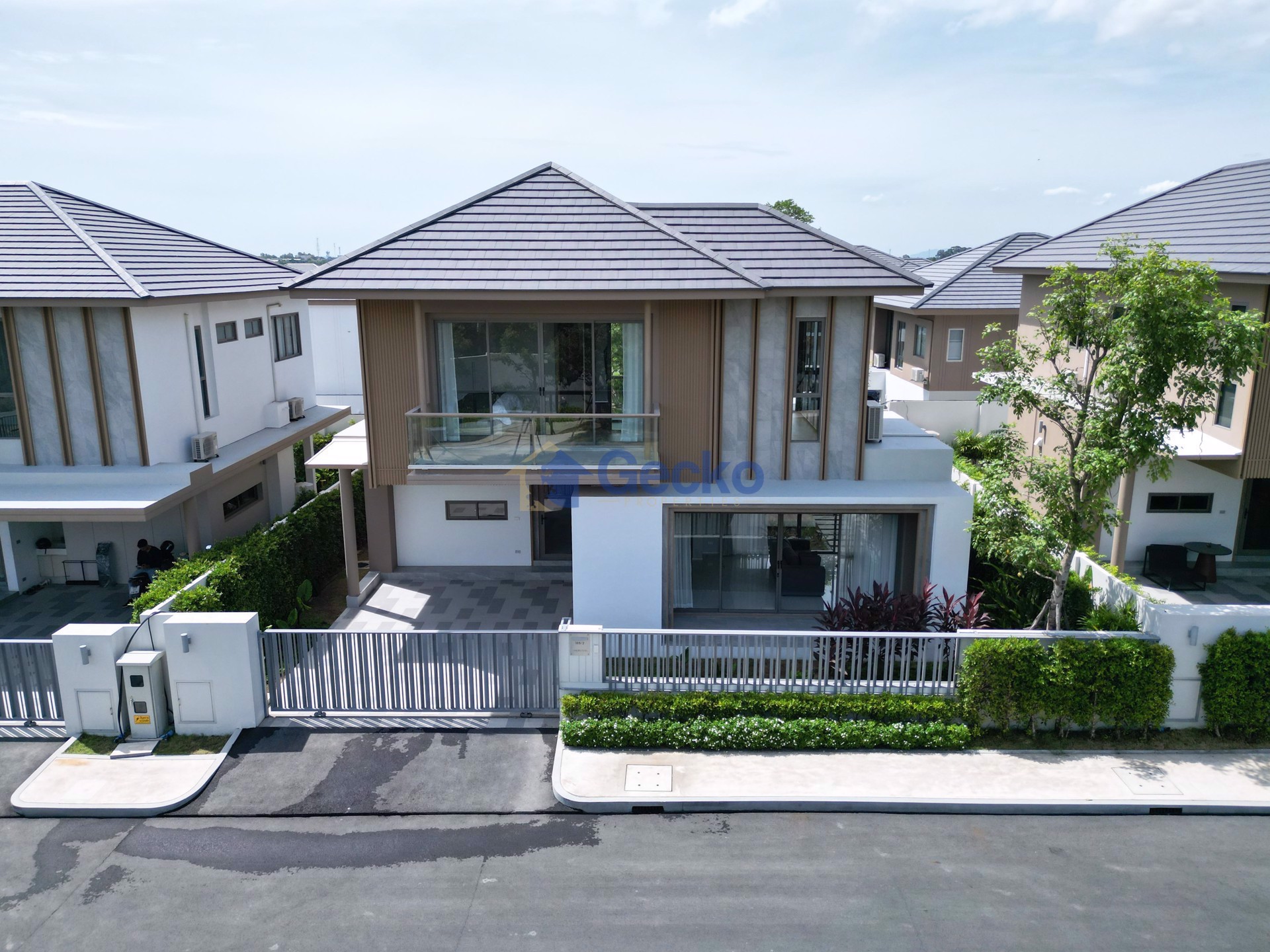 4 ห้องนอน บ้าน  พัทยาตะวันออก H011711