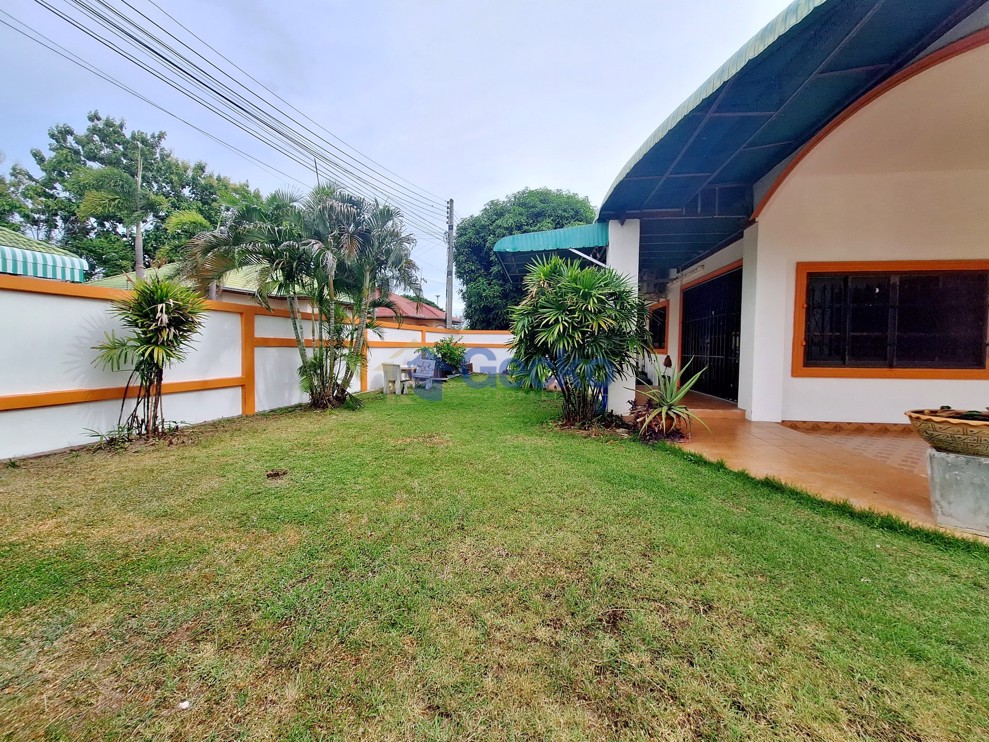 3 Bedrooms House in Ponthep 1  East Pattaya H008387 (Photo 2)
