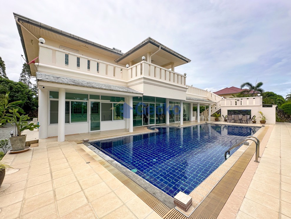5 Bedrooms House  East Pattaya H011729 (Photo 2)