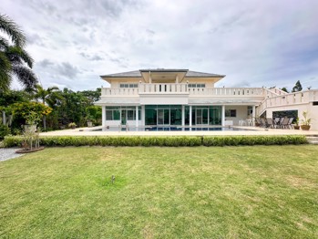 5 Bedrooms House  East Pattaya H011729