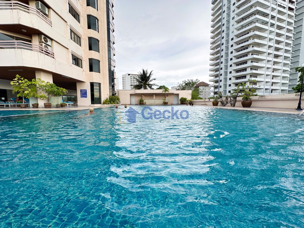 Studio Condo in Kieng Talay Condo Pratumnak C011730 (Cover Photo)