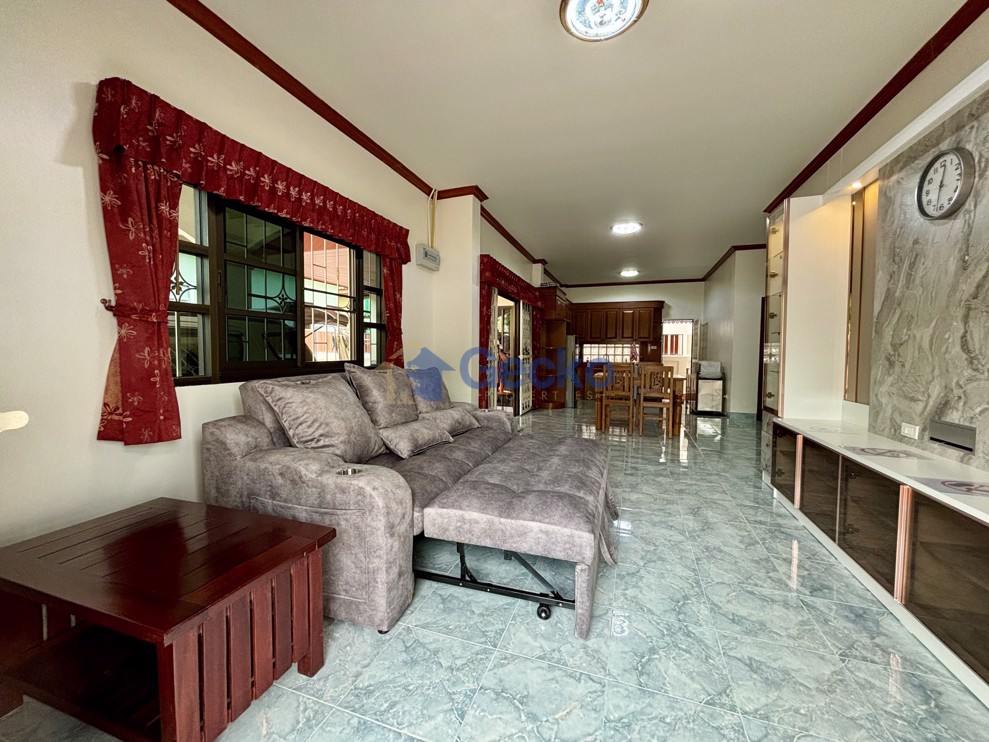 2 Bedrooms House in Ponthep 1  East Pattaya H011733 (Photo 2)