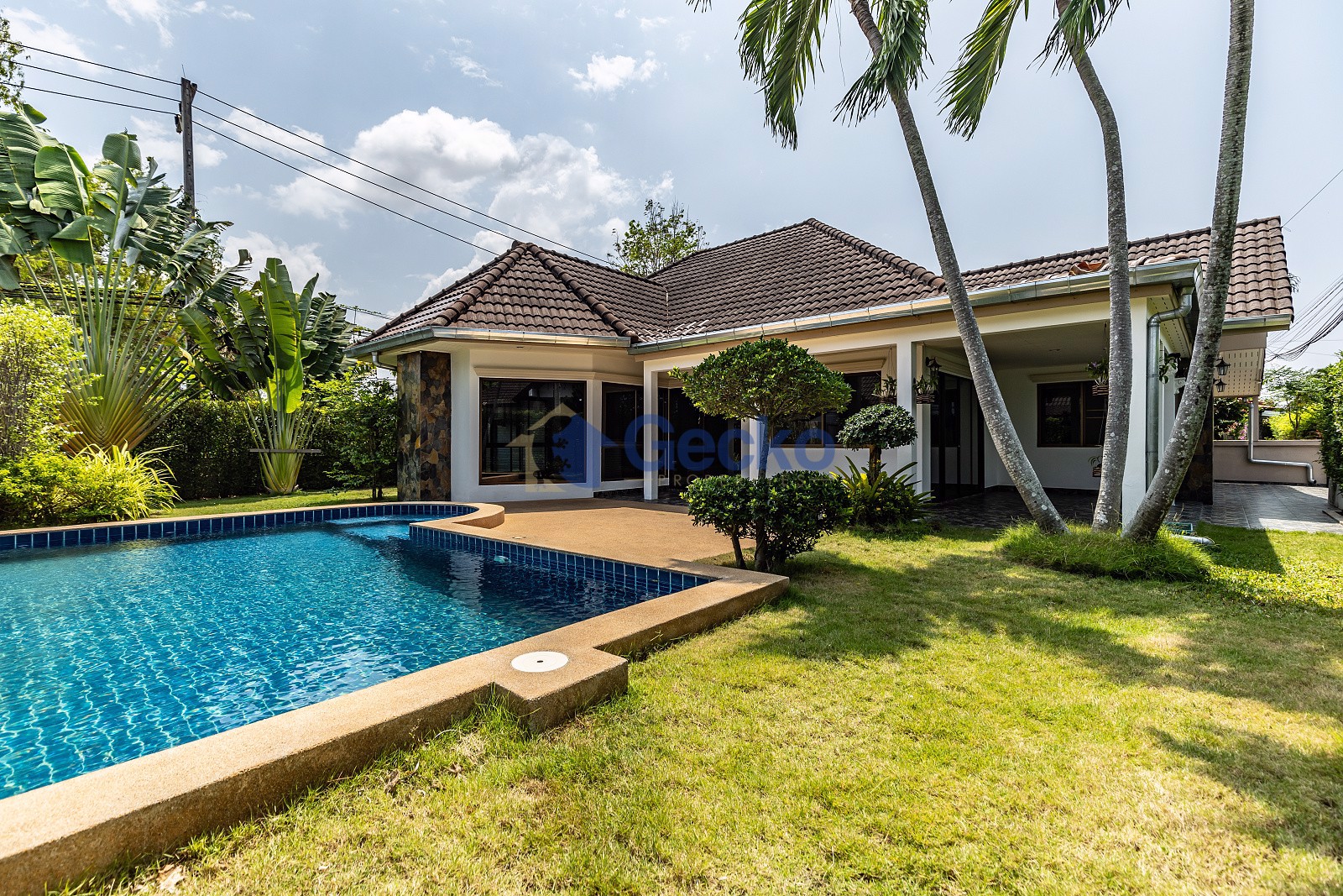 3 Bedrooms House in Pattaya Land & House  East Pattaya H011738