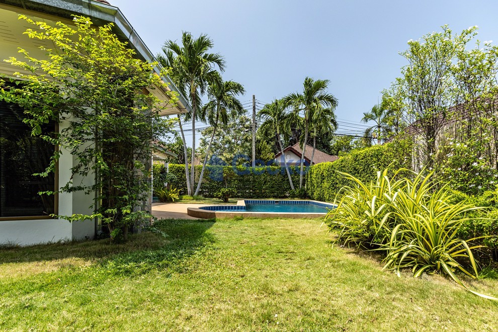3 Bedrooms House in Pattaya Land & House  East Pattaya H011738 (Photo 3)