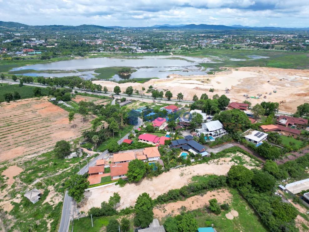 ที่ดิน available in พัทยาตะวันออก L011744 (Photo 4)