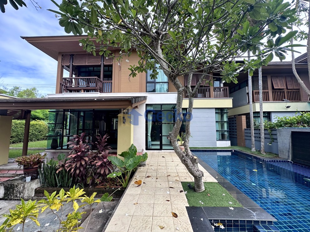 3 Bedrooms House in Horseshoe Point, The Village  East Pattaya H011753 (Cover Photo)