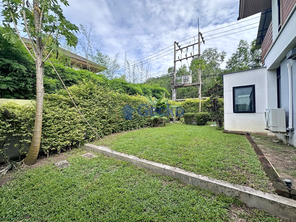 3 Bedrooms House in Horseshoe Point, The Village  East Pattaya H011753 (Photo 2)