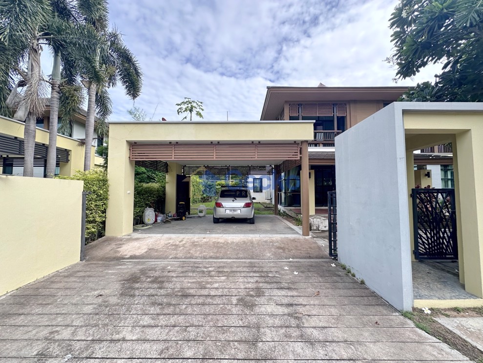 3 Bedrooms House in Horseshoe Point, The Village  East Pattaya H011753 (Photo 3)