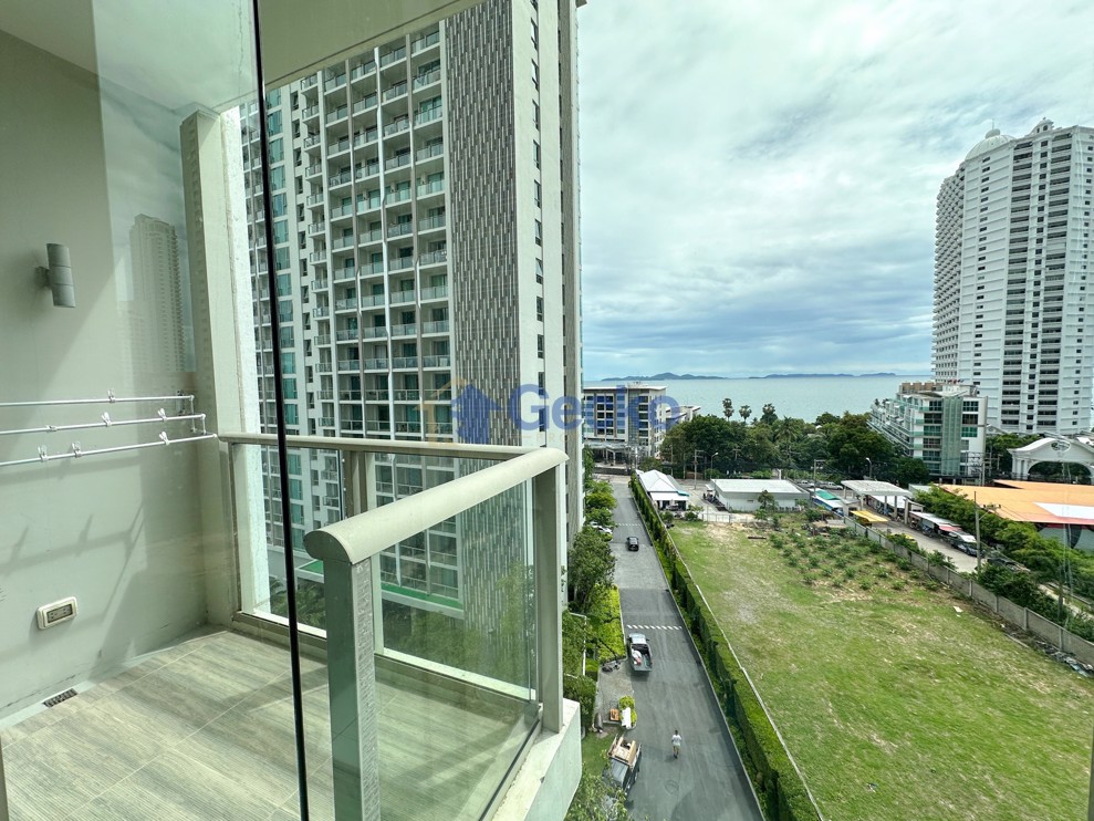 Studio Condo in The Riviera Wong Amat Beach Wongamat C011760 (Photo 1)