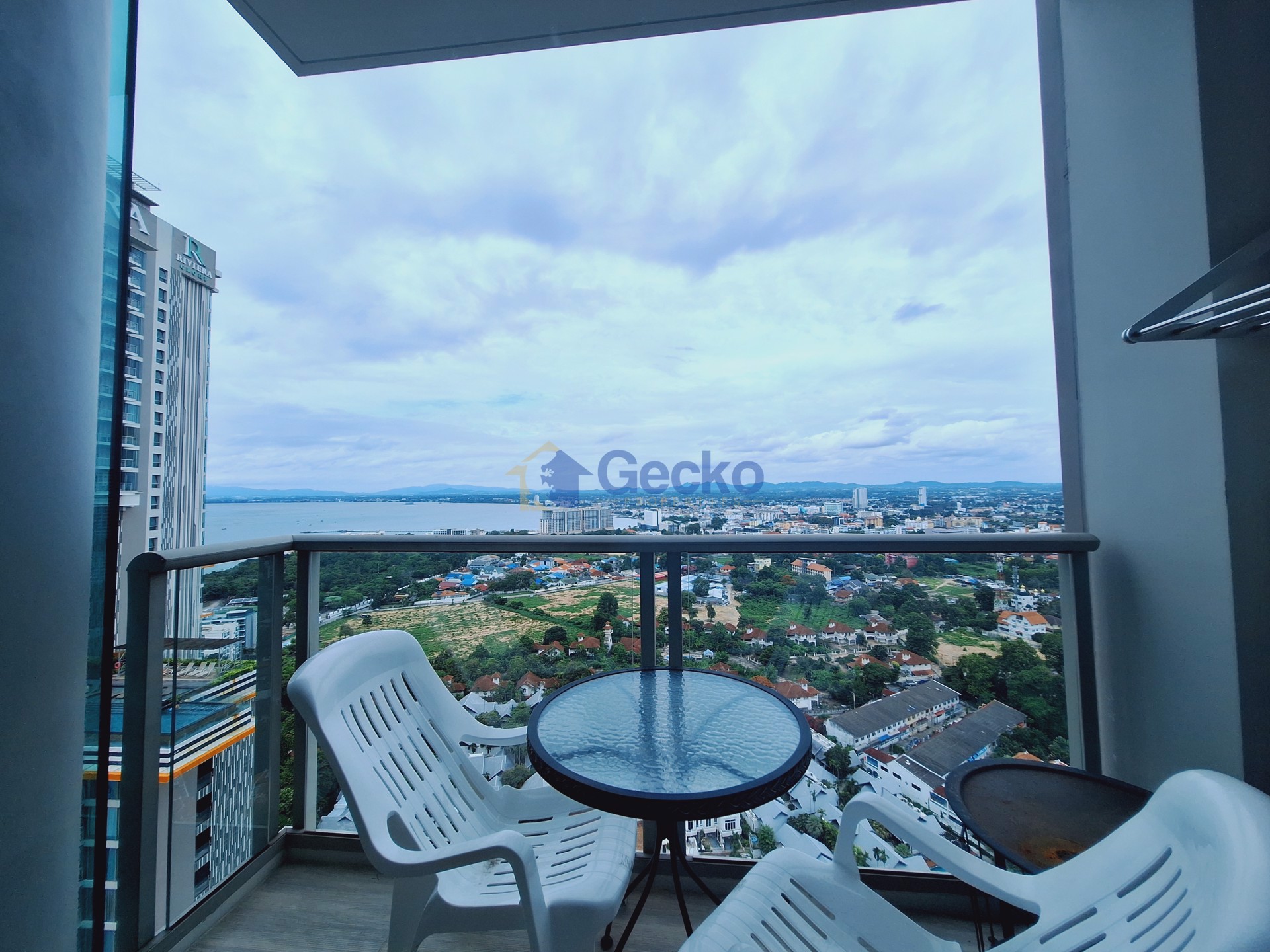 1 ห้องนอน คอนโดมิเนี่ยม in The Riviera Wongamat วงศ์อมาตย์ C011763