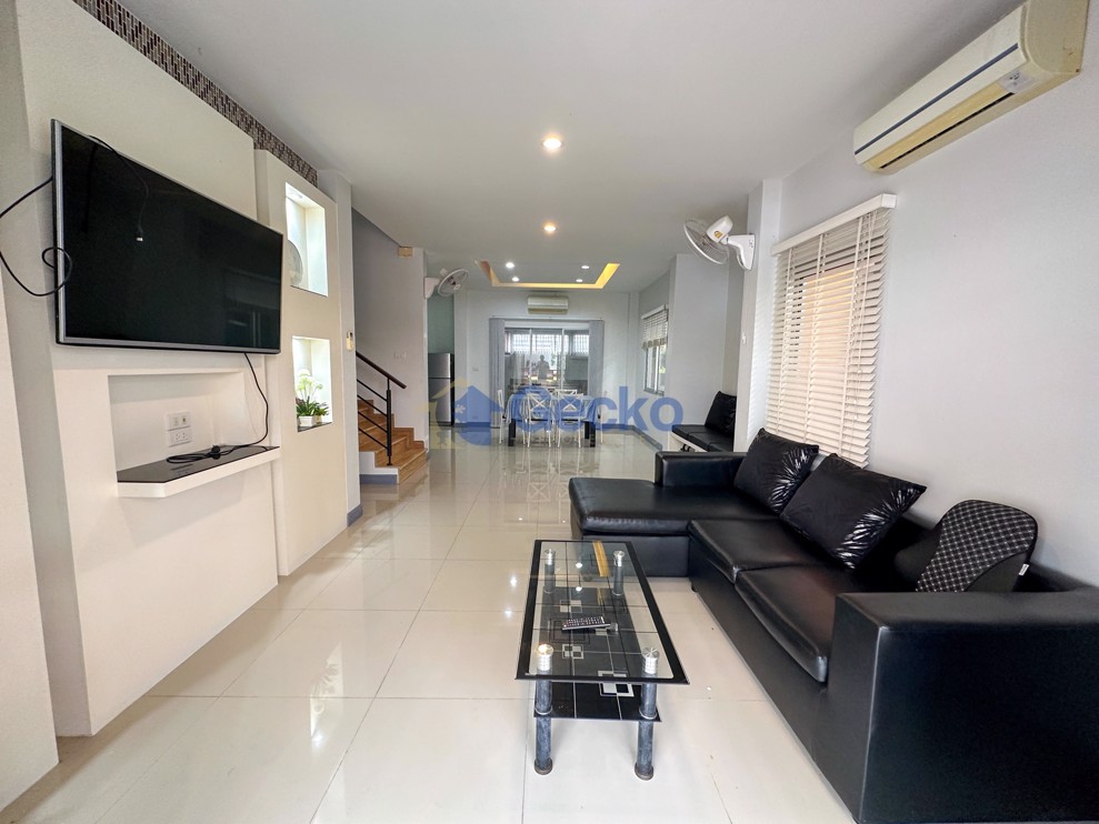 3 ห้องนอน บ้าน in Patta Village  พัทยาตะวันออก H009594 (Photo 2)