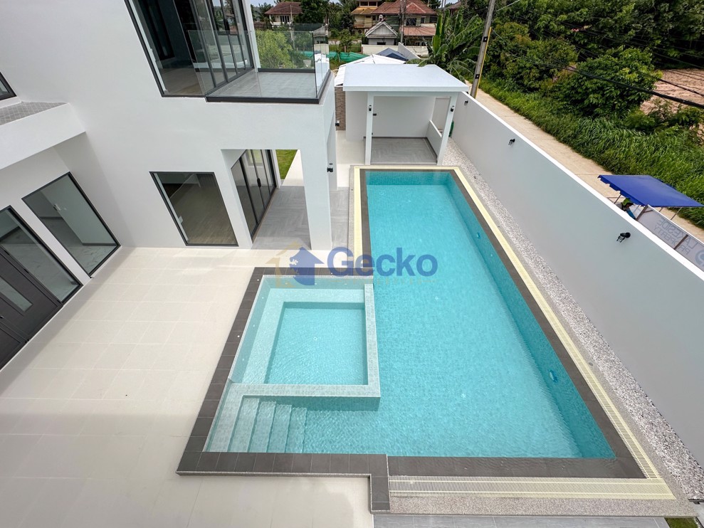 5 ห้องนอน บ้าน  พัทยาตะวันออก H011777 (Photo 4)