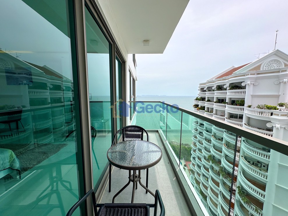 Studio Condo in Wongamat Tower Wongamat C011779 (Photo 1)
