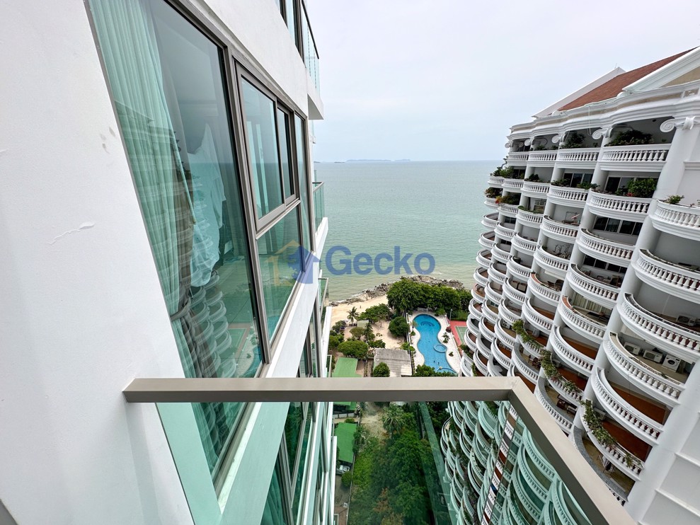 Studio Condo in Wongamat Tower Wongamat C011779 (Photo 4)