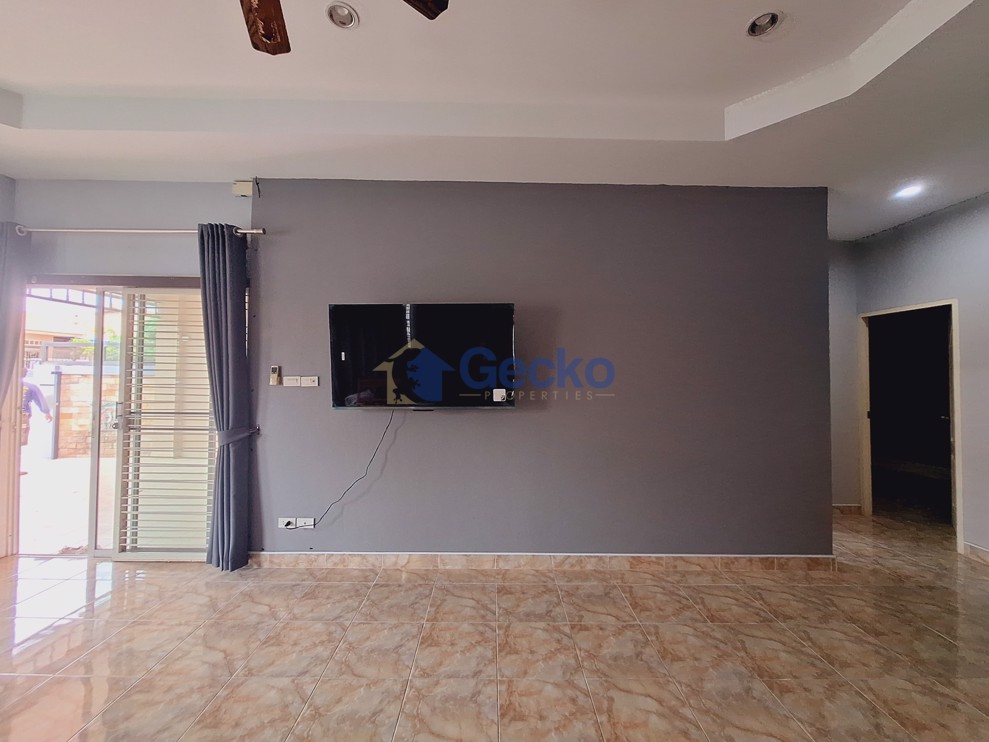 2 Bedrooms House in Raviporn City Home Village  East Pattaya H011782 (Photo 2)
