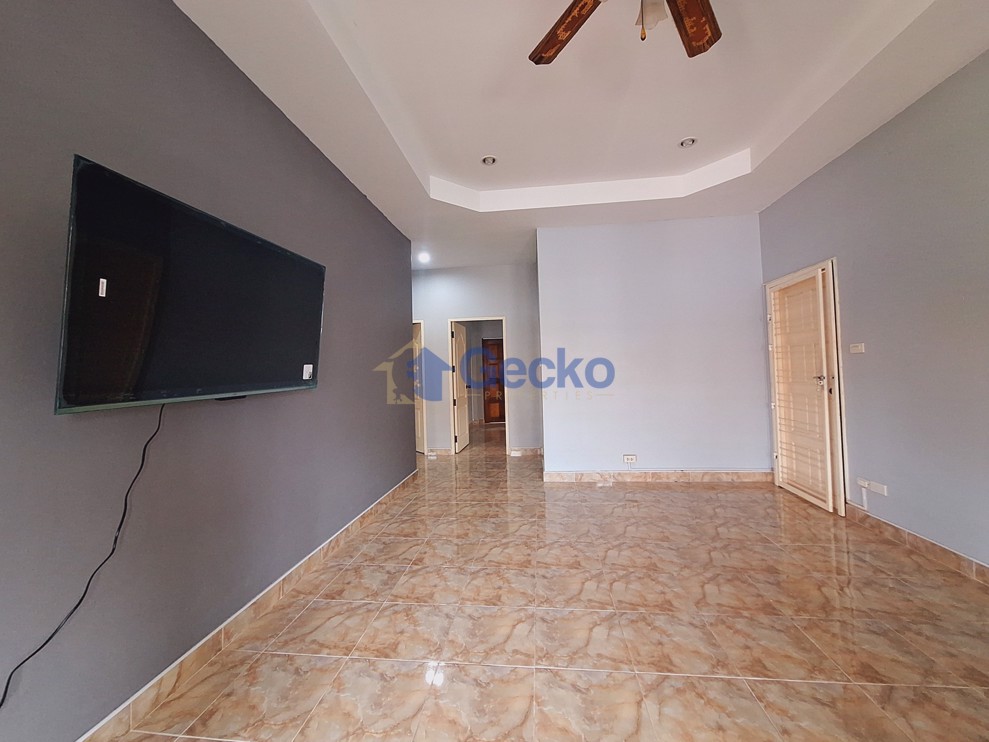 2 Bedrooms House in Raviporn City Home Village  East Pattaya H011782 (Photo 3)