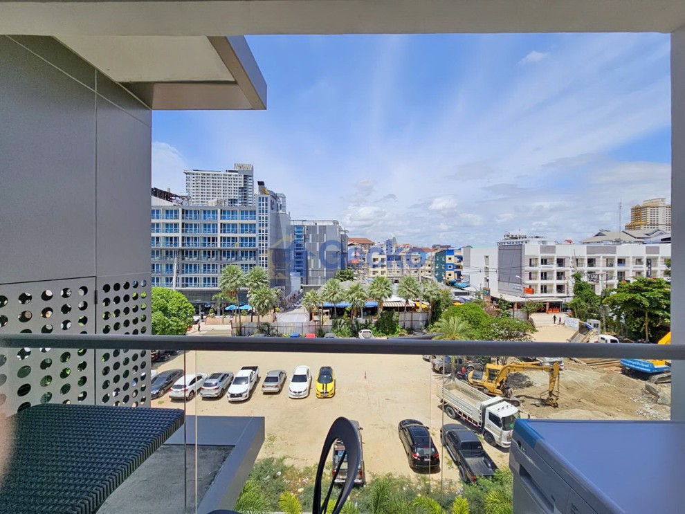 1 Bedroom Condo in Grand Avenue Central Pattaya C011791 (Photo 2)