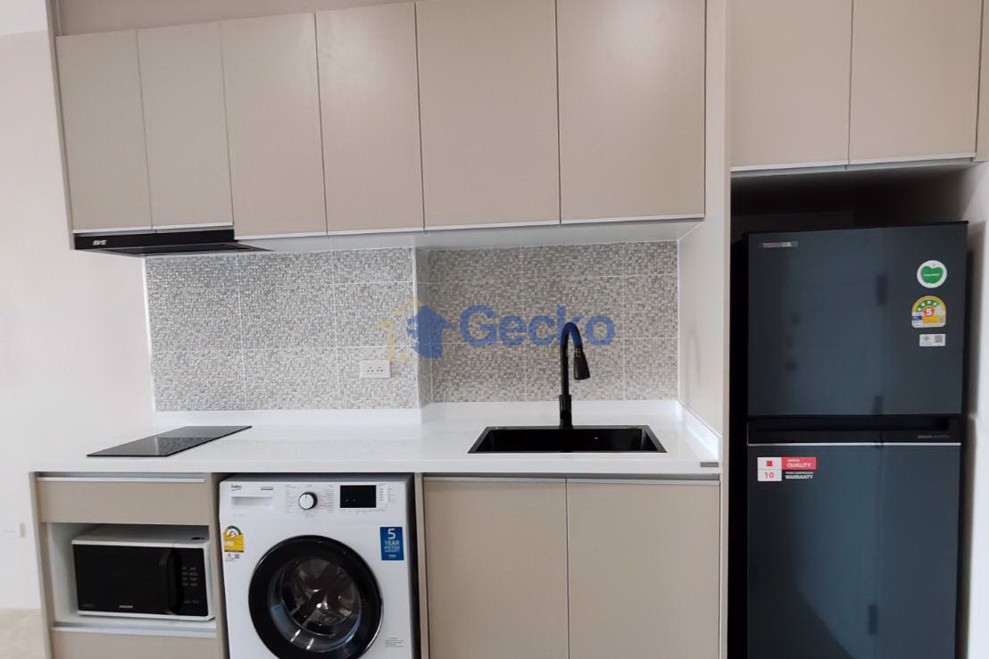 Studio Condo in View Talay 5 Jomtien C011800 (Photo 3)