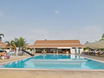 4 Bedrooms House in Chokchai Village 7  East Pattaya H011803