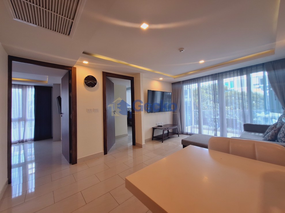2 Bedrooms Condo in Grand Avenue Central Pattaya C011804 (Photo 1)