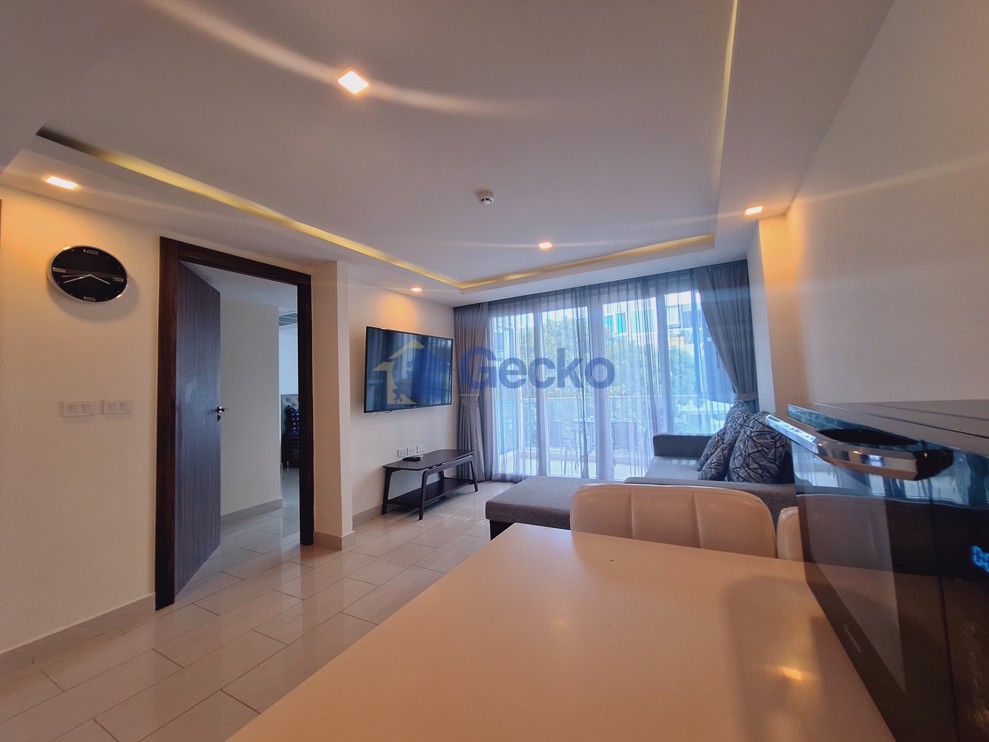 2 Bedrooms Condo in Grand Avenue Central Pattaya C011804 (Photo 3)