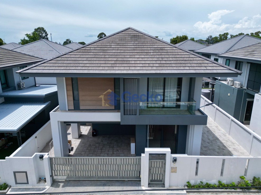 3 Bedrooms House in Patta Ville  East Pattaya H011810 (Cover Photo)