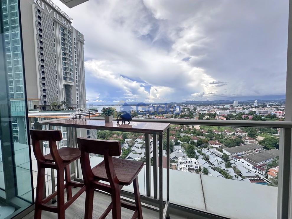 1 ห้องนอน คอนโดมิเนี่ยม in The Riviera Wongamat วงศ์อมาตย์ C011811 (Photo 1)