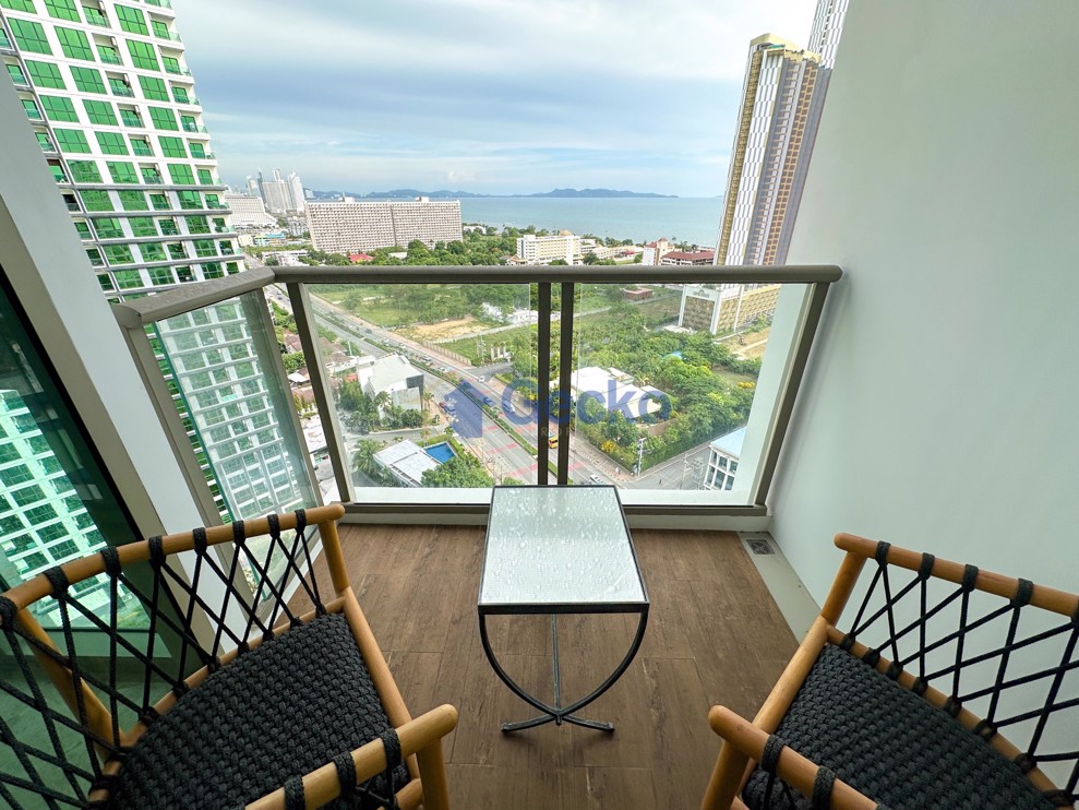 1 Bedroom Condo in The Riviera Ocean Drive Jomtien C011816 (Photo 2)