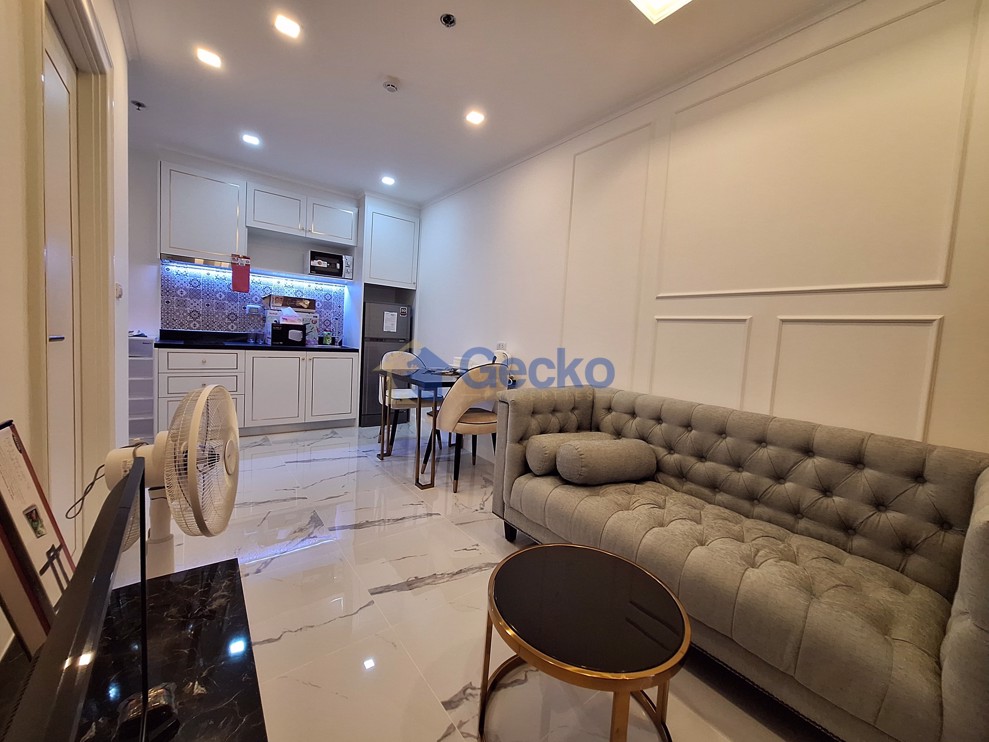 1 ห้องนอน คอนโดมิเนี่ยม in Empire Tower Pattaya จอมเทียน C011821 (Photo 2)