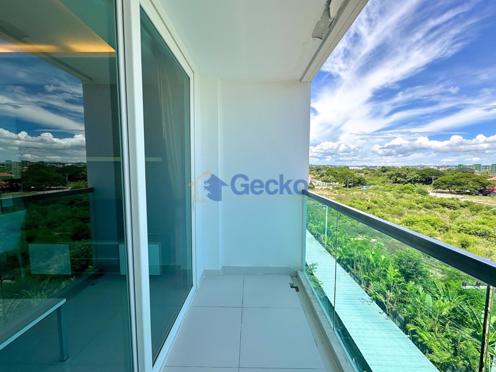 1 Bedroom Condo in Amazon Residence Jomtien C006982 (Photo 2)
