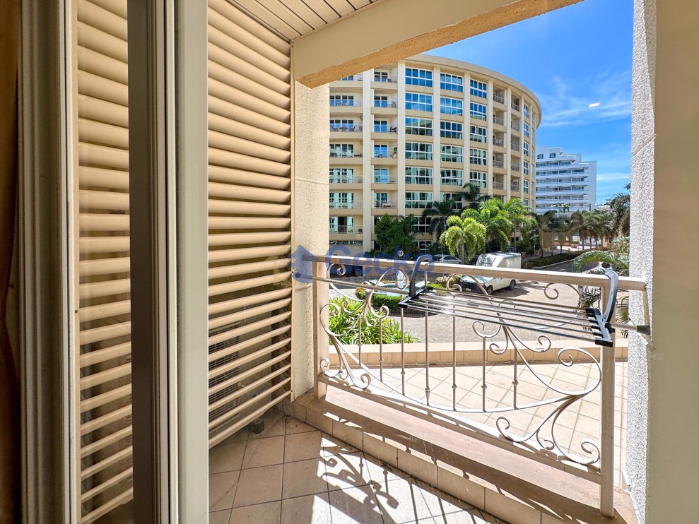 Studio Condo in City Garden Pattaya Central Pattaya C011825 (Photo 4)