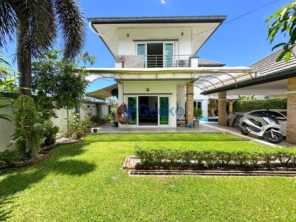 5 Bedrooms House in SP Village 5  East Pattaya H011826 (Photo 1)