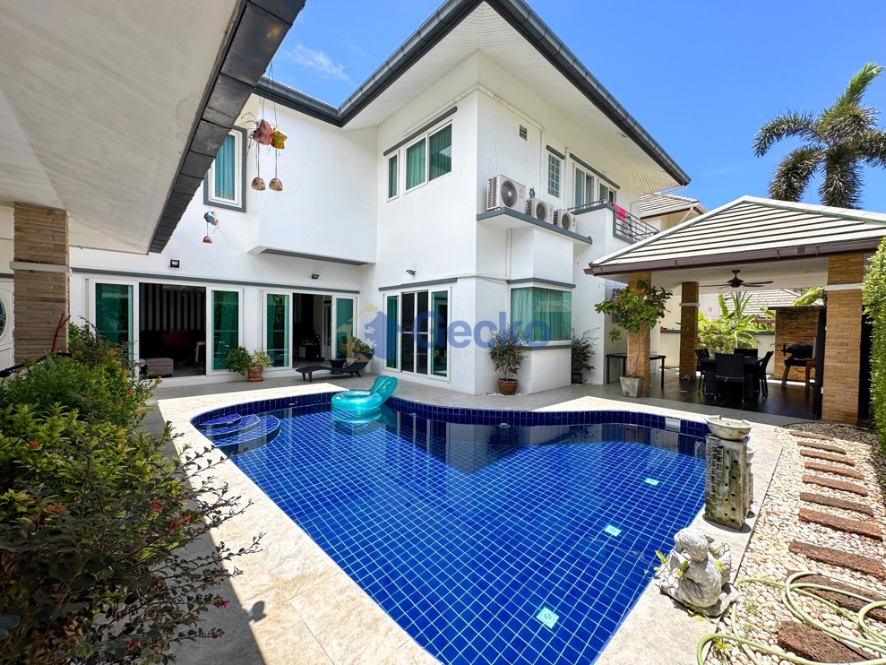 5 Bedrooms House in SP Village 5  East Pattaya H011826 (Cover Photo)